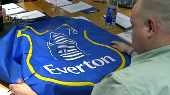 imagen de una camiseta del Everton FC